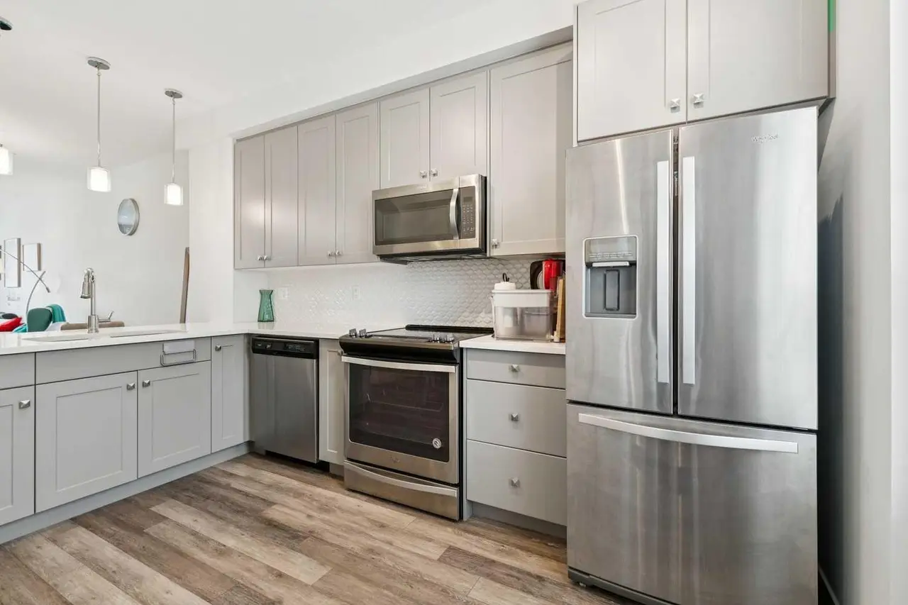 108, 11 Evanscrest Mews NW
