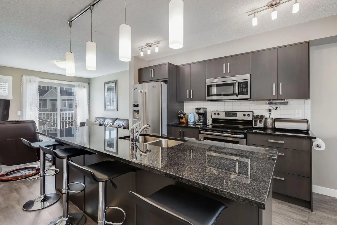 402, 1225 Kings Heights Way SE