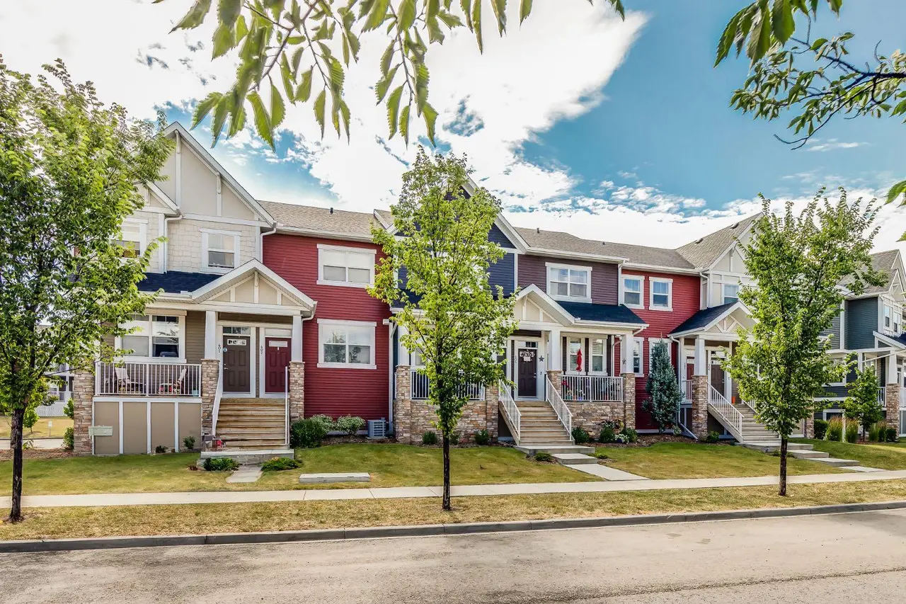 402, 1225 Kings Heights Way SE