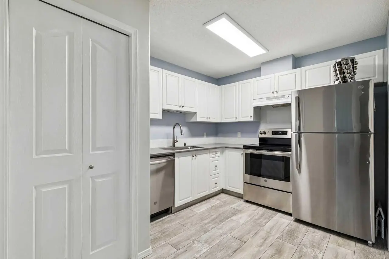 139, 5000 Somervale Court SW