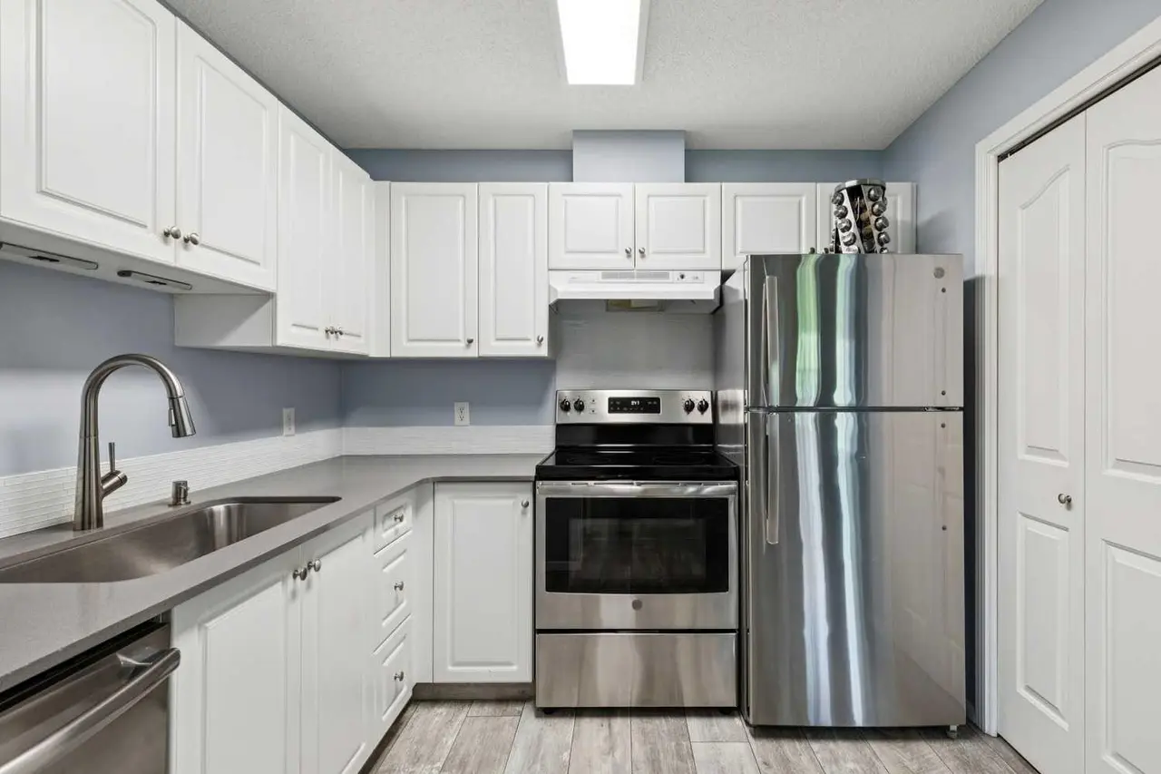 139, 5000 Somervale Court SW