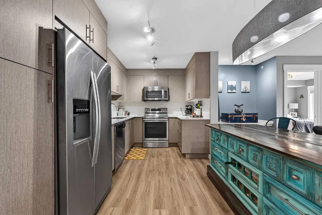 3411, 302 Skyview Ranch Drive NE