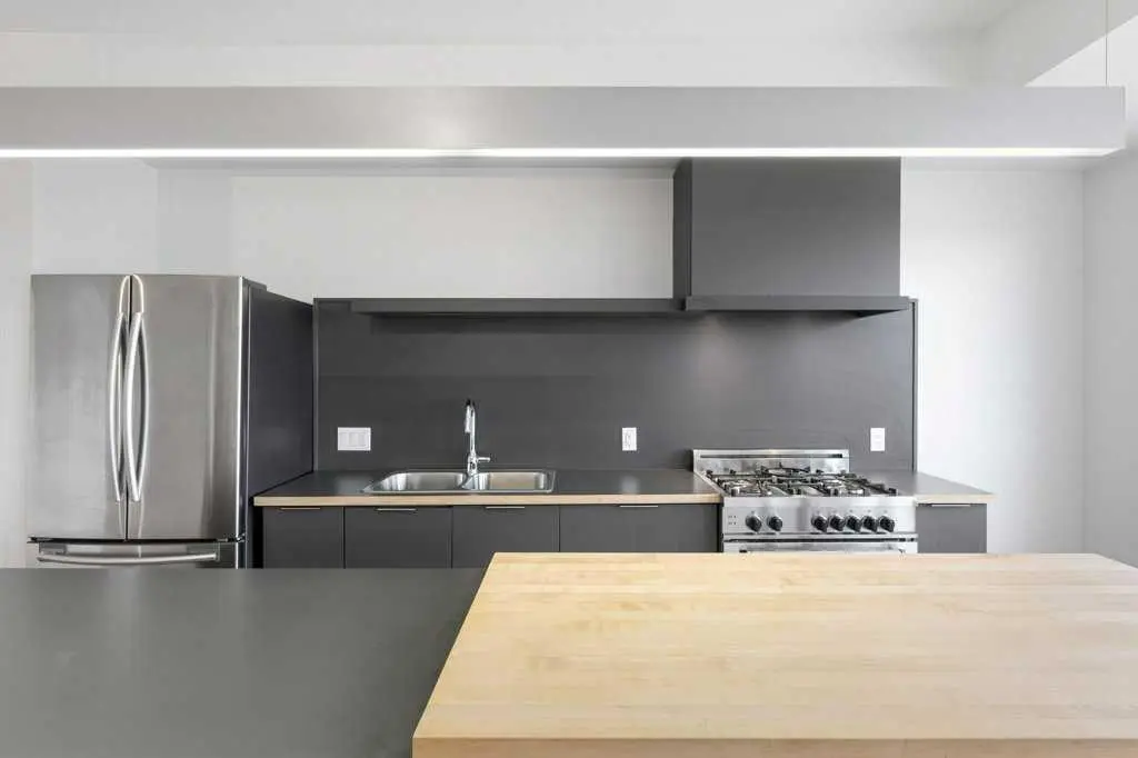 421, 63 Inglewood Park SE