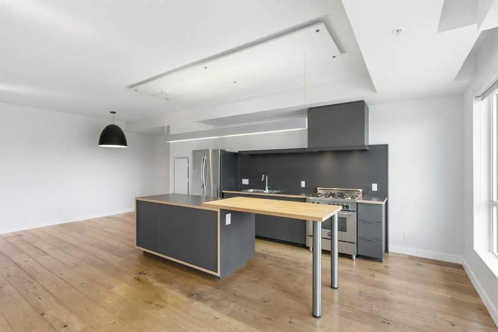 421, 63 Inglewood Park SE
