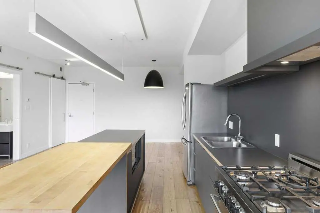 421, 63 Inglewood Park SE