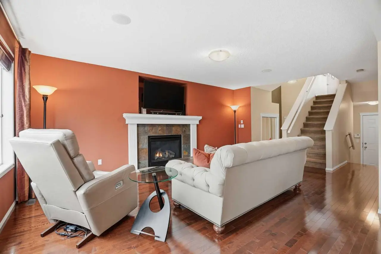 56 Everglen Way SW