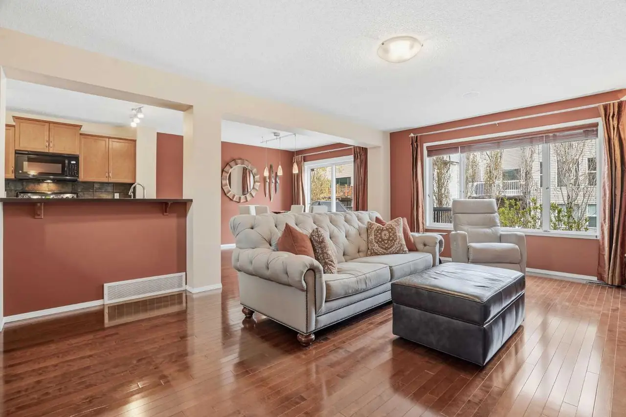 56 Everglen Way SW