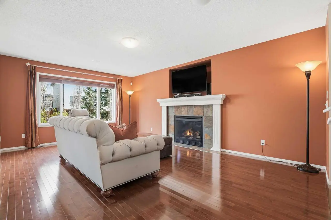 56 Everglen Way SW
