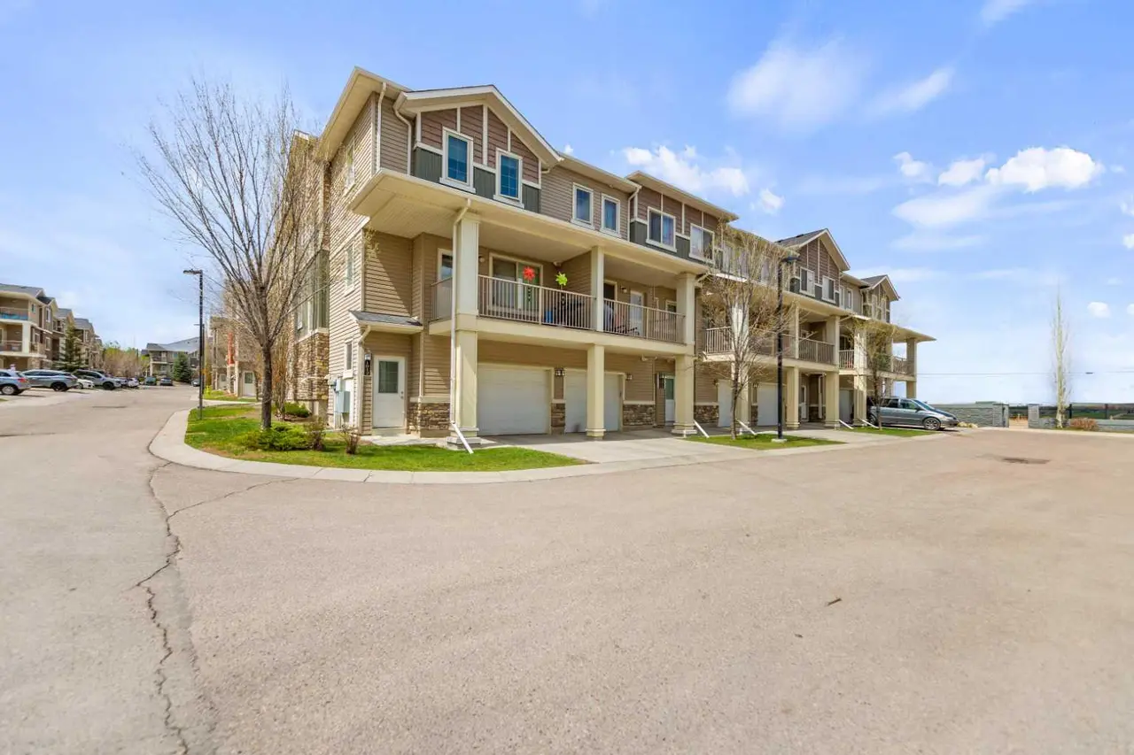 1010, 250 Sage Valley Road NW