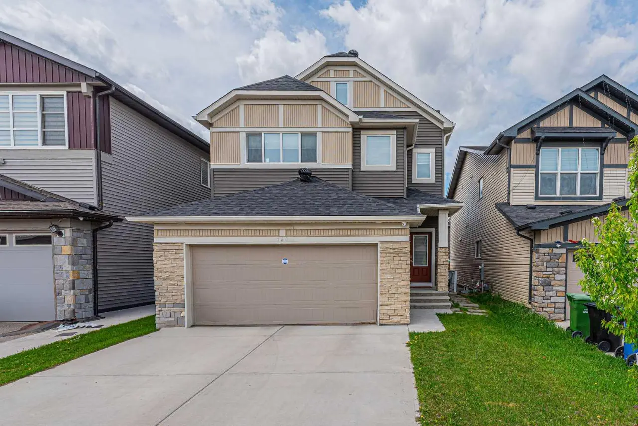148 Savanna Close NE