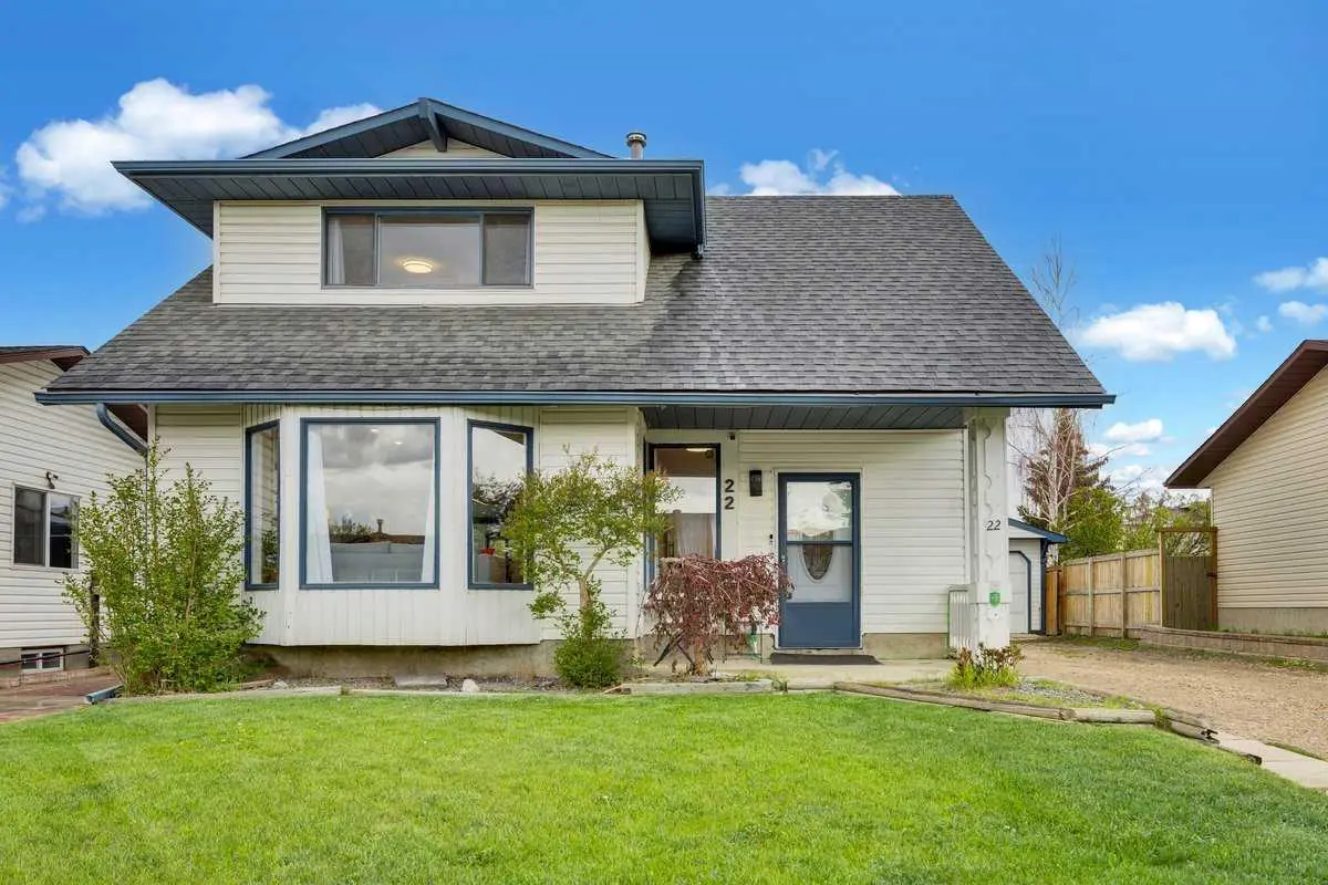 22 Sandstone Crescent SE