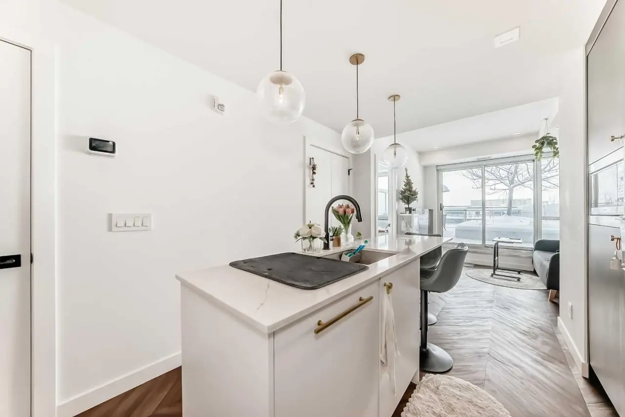 207, 8505 Broadcast Avenue SW