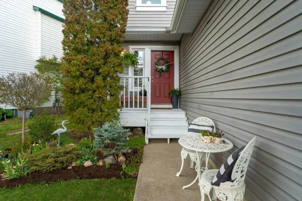 3 Big Springs Hill SE