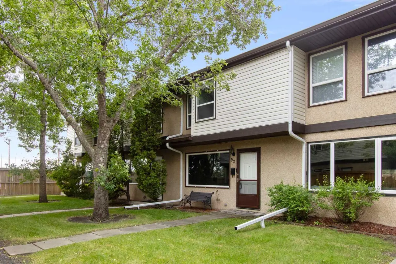 92, 630 Sabrina Road SW
