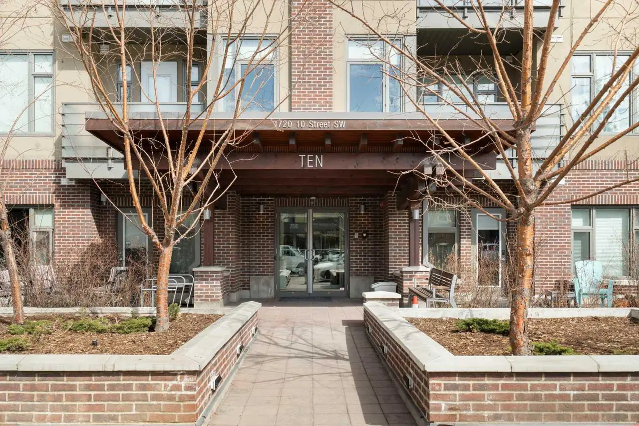 209, 1720 10 Street SW