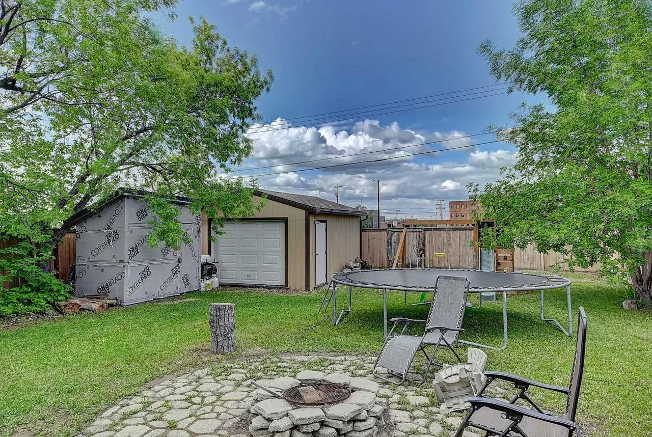 9624 Hillcrest Drive 