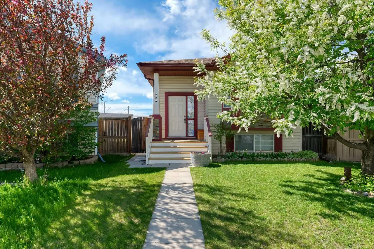 234 Martinvalley Mews NE
