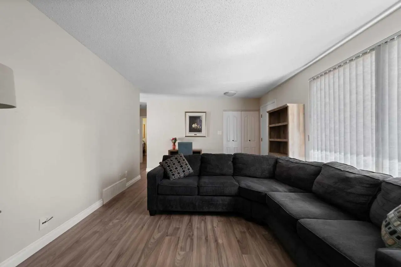 4206 60 Street Close 