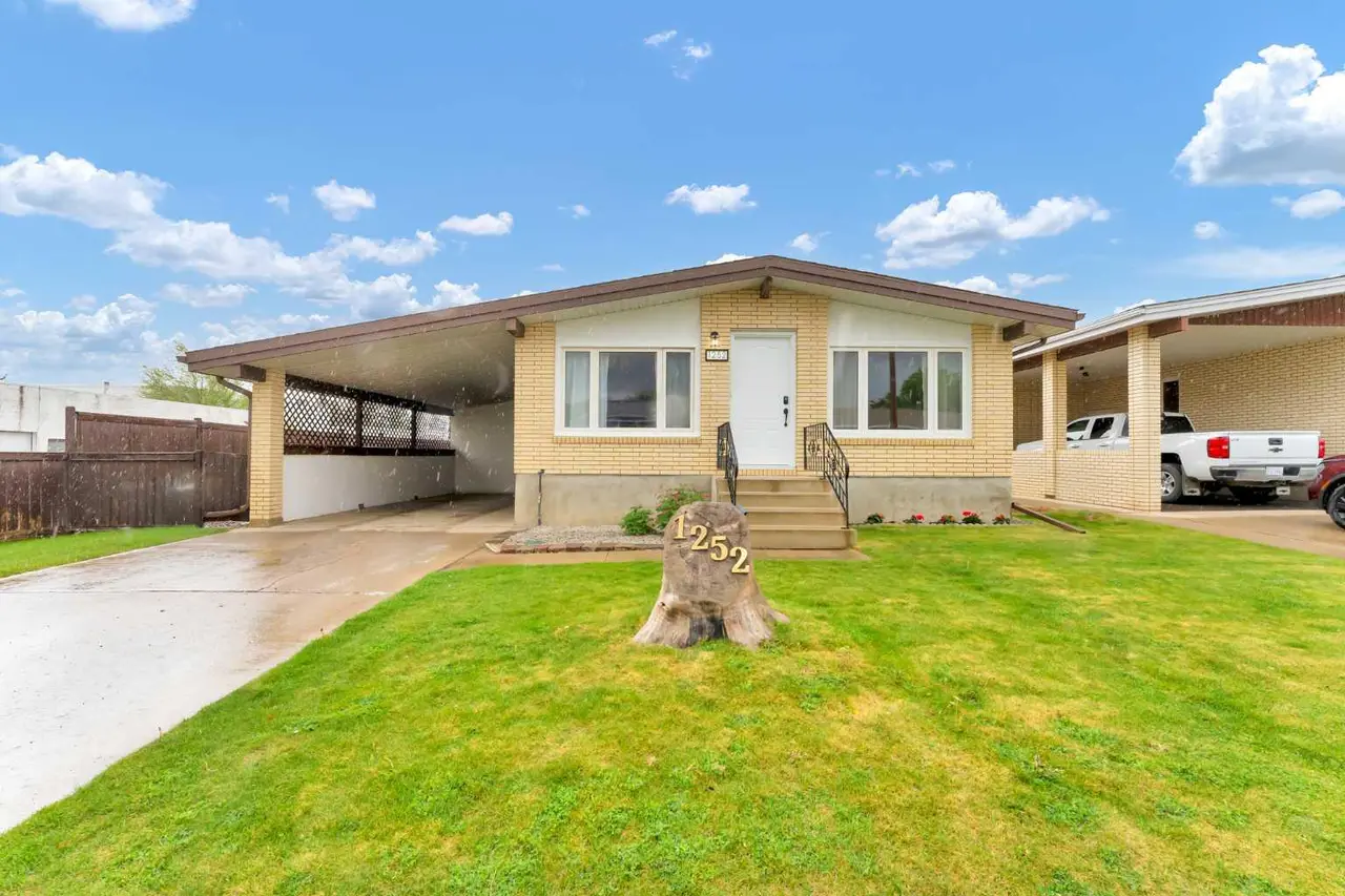1252 Crockford Crescent NW