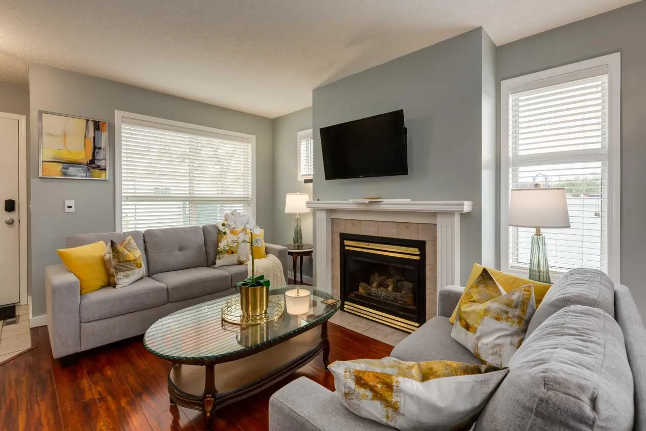 126 Harvest Gold Place NE