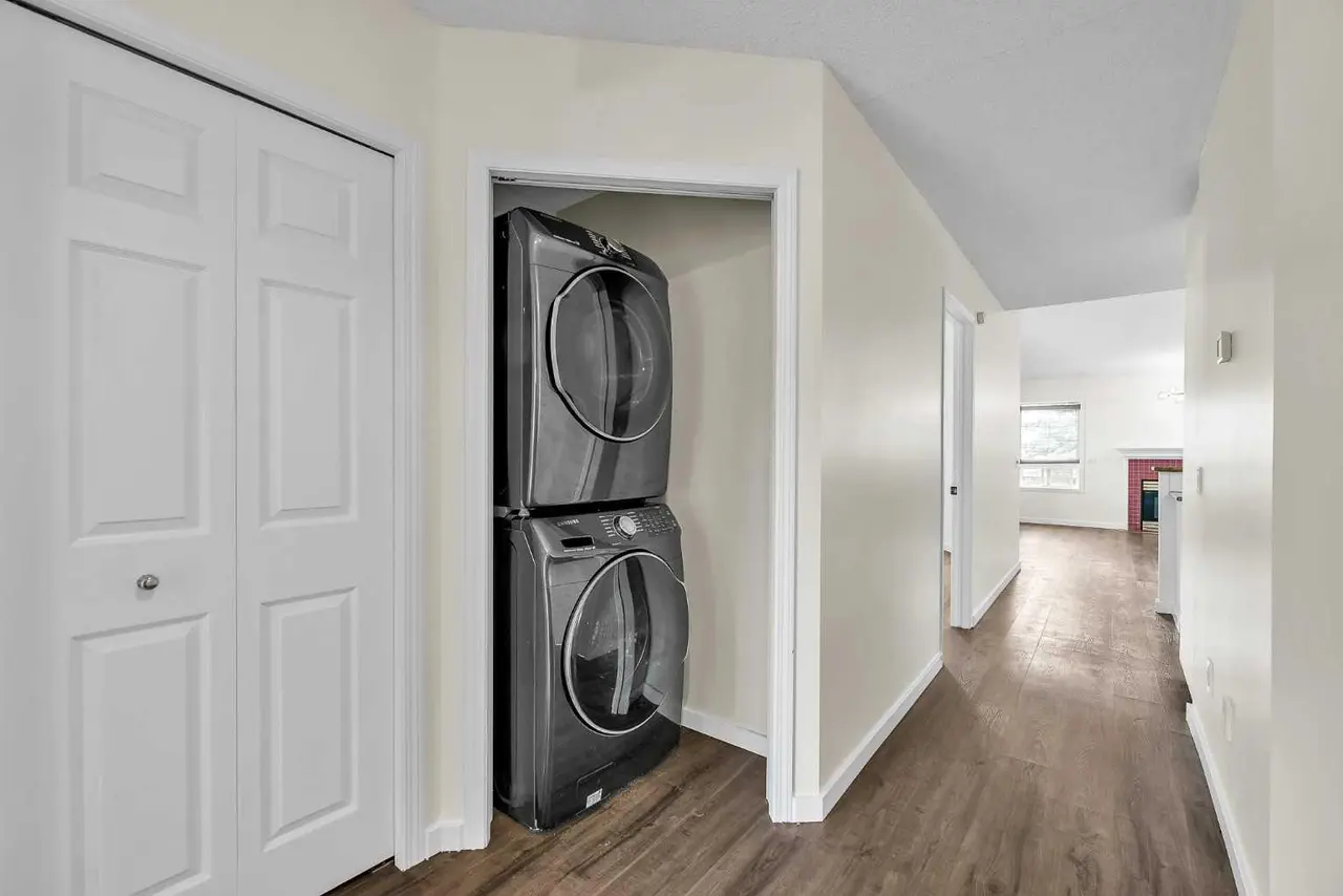 68 Catalina Circle NE