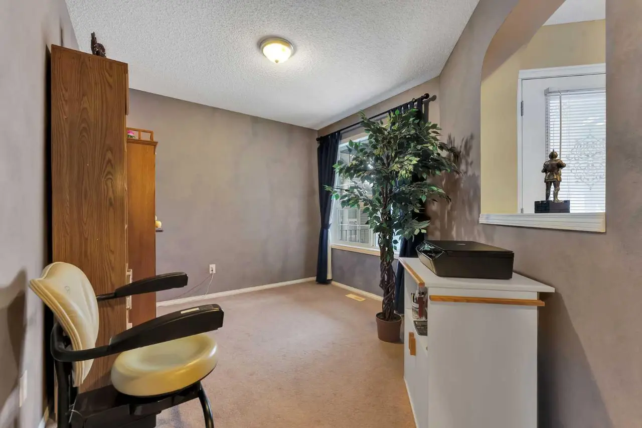 15 Saddletree Drive NE