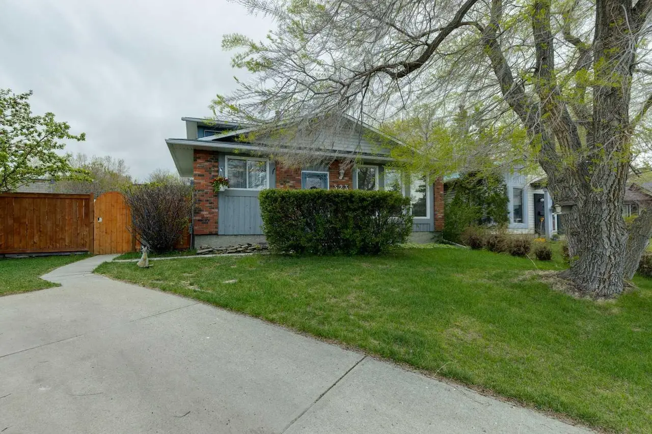 323 Ranchview Place NW
