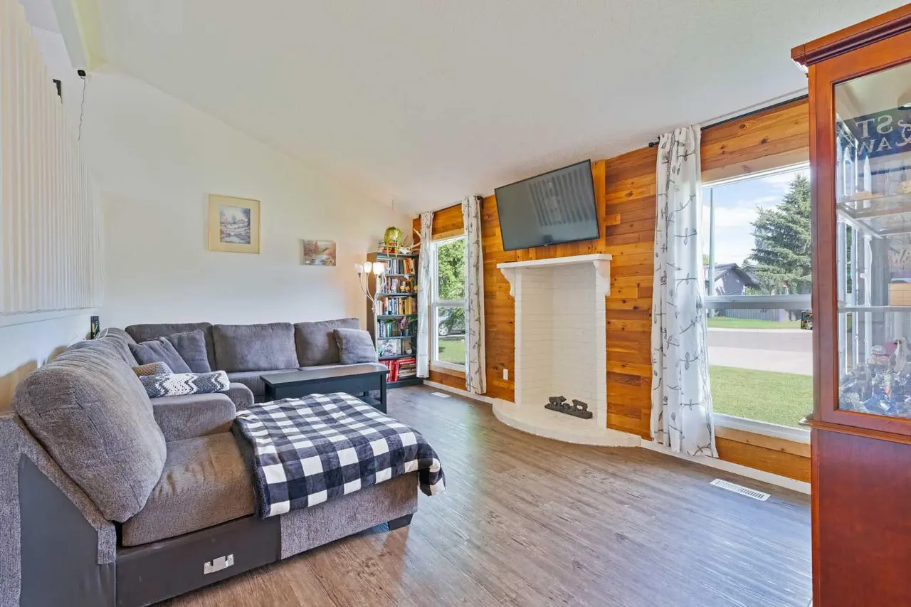 65 Princeton Crescent W