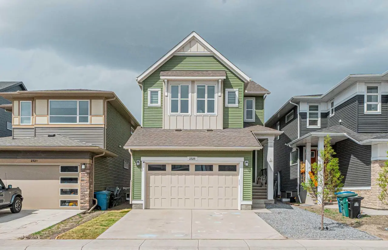 2325 Lancaster Heights SE