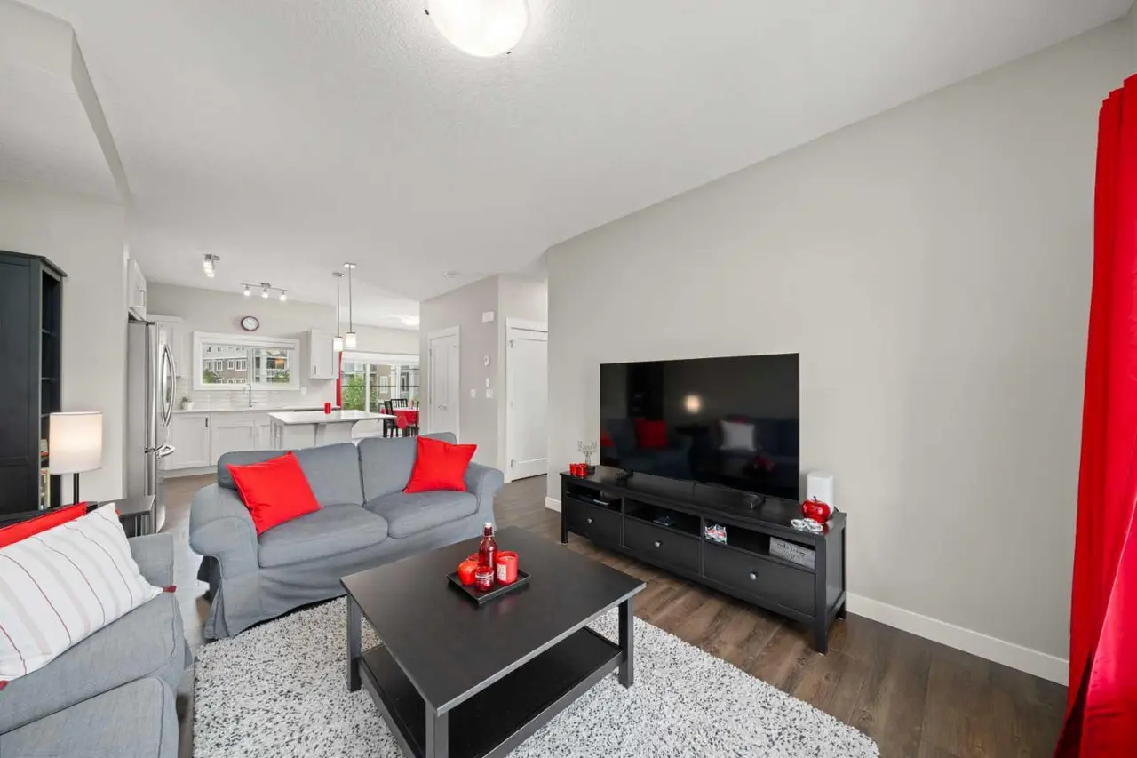 536 Cranford Drive SE