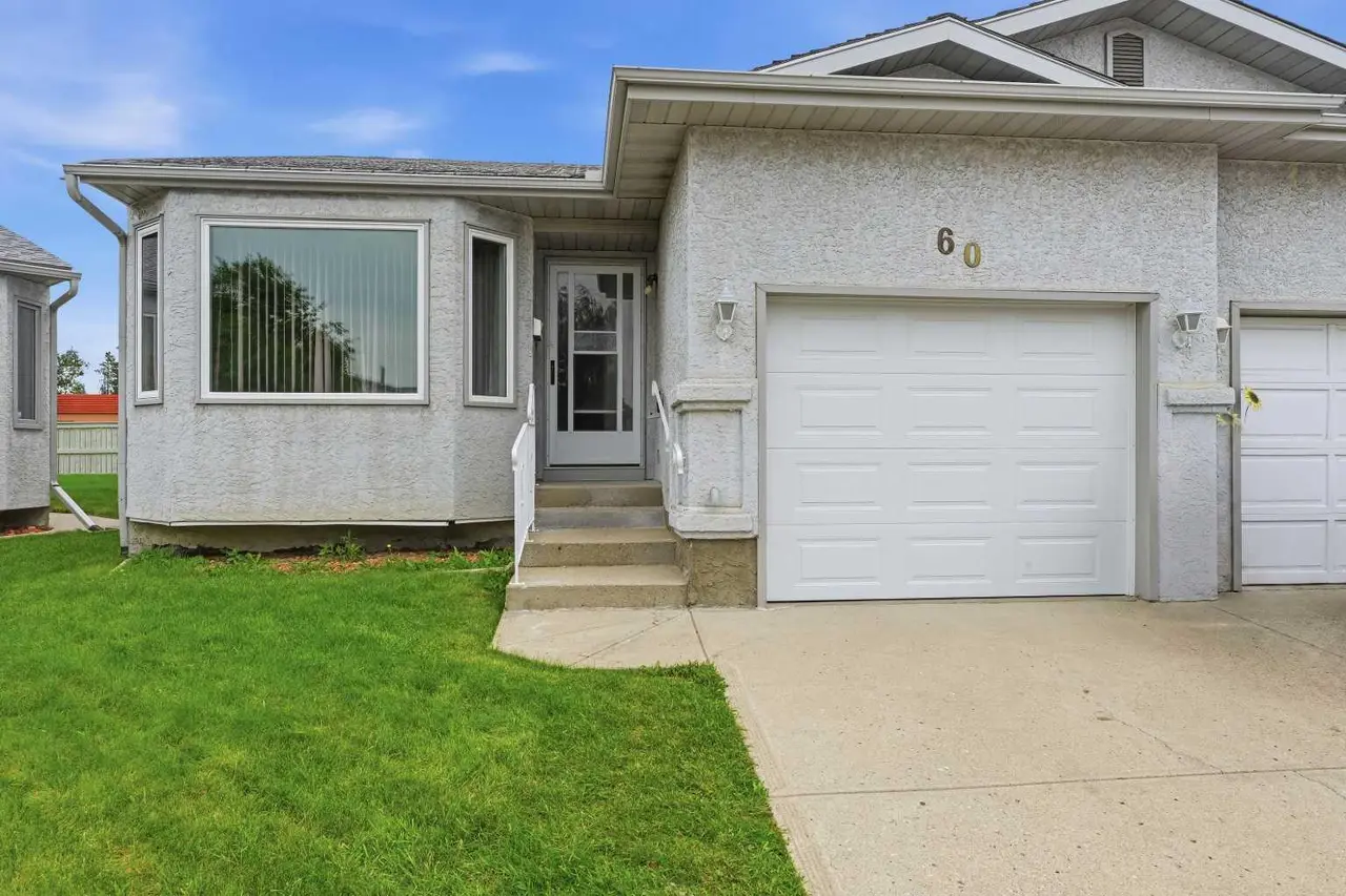60 Rundlelawn Green NE