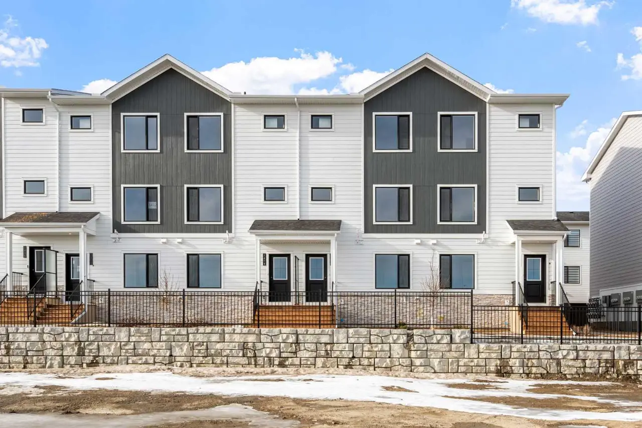 1416, 25 Wildwoods Court SW