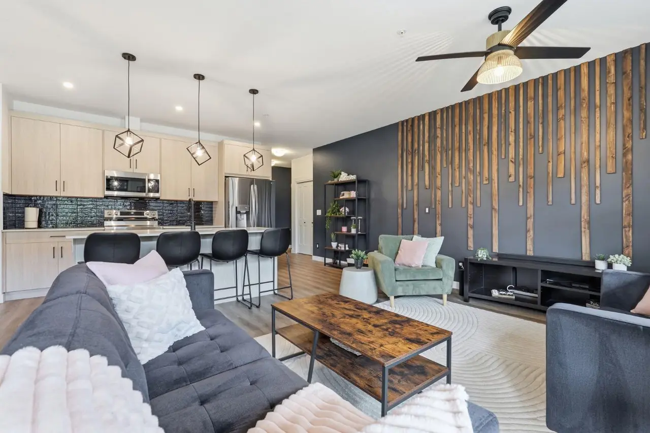 2103, 55 Lucas Way NW