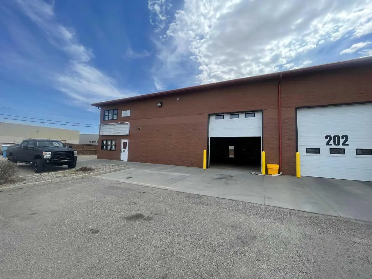 203, 541 Kingsview Way