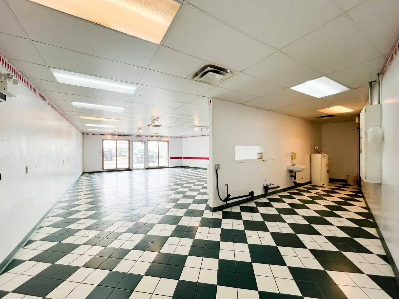104, 1290 Trans Canada Way SE