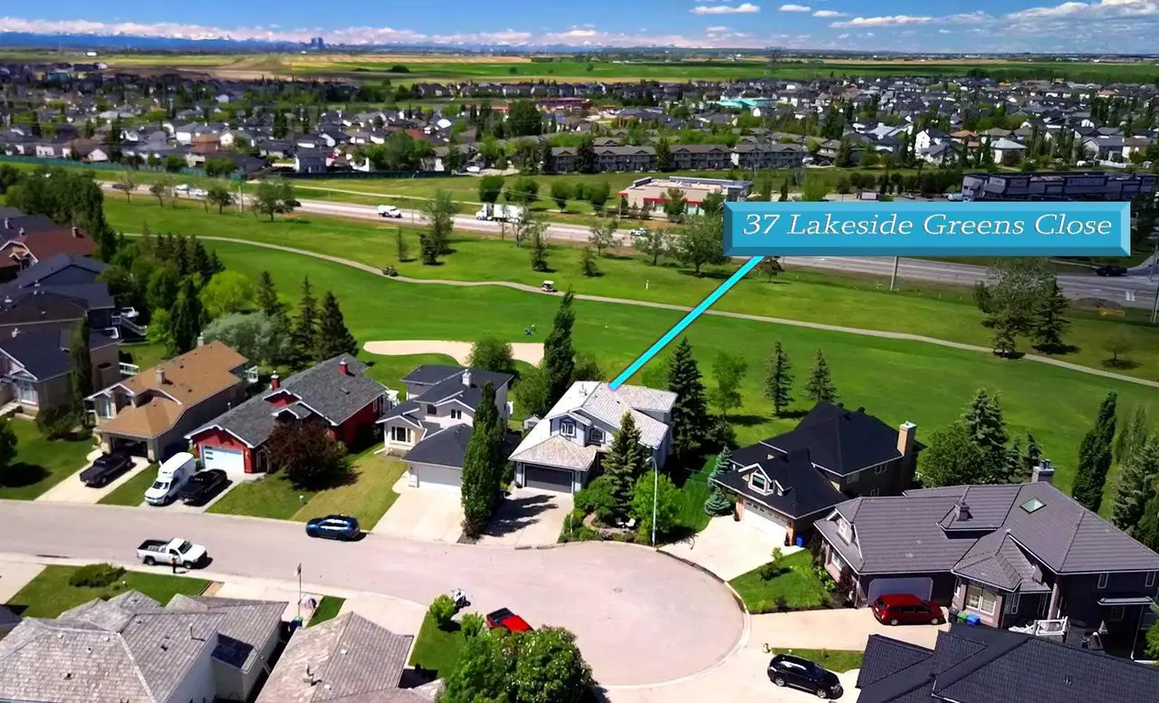 37 LAKESIDE GREENS Close 