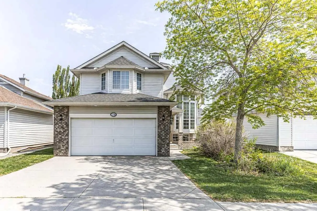 79 West Lakeview Passage