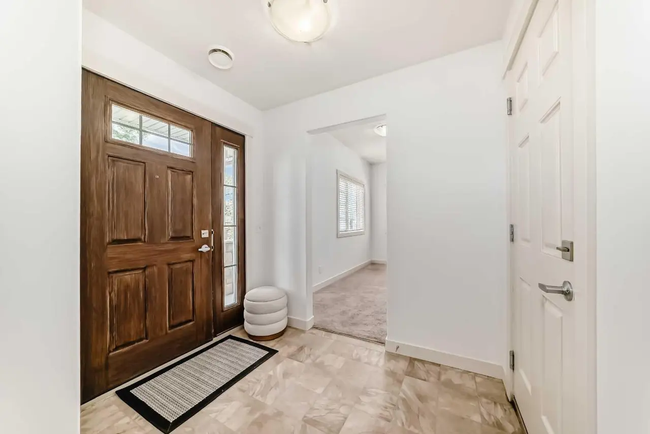 310 Skyview Ranch Grove NE
