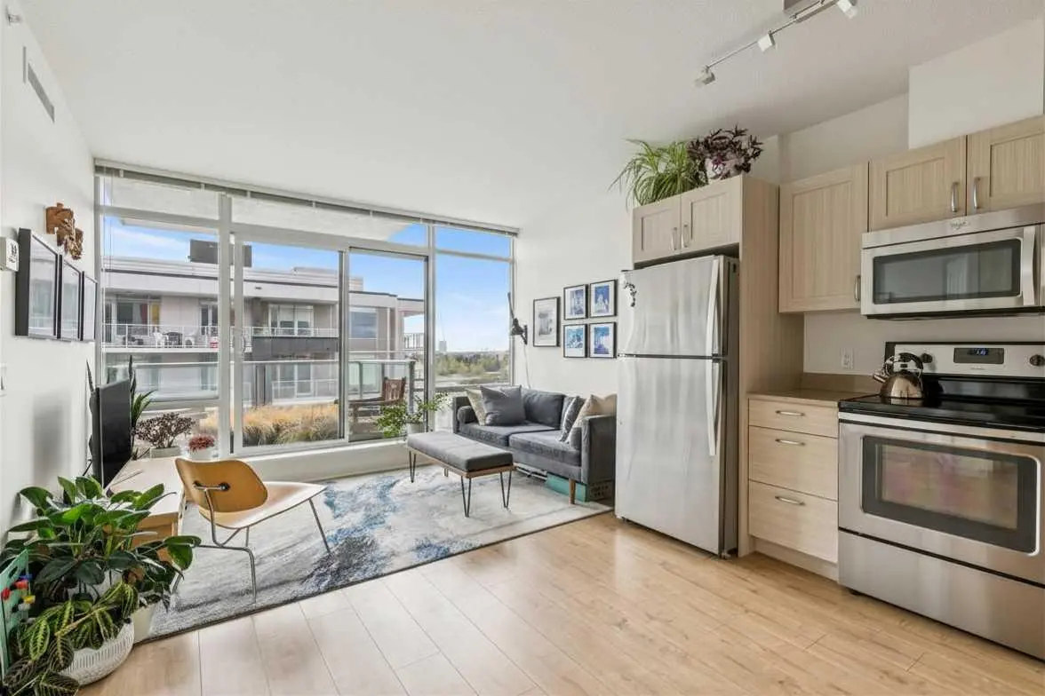 1205, 10 Brentwood Common NW