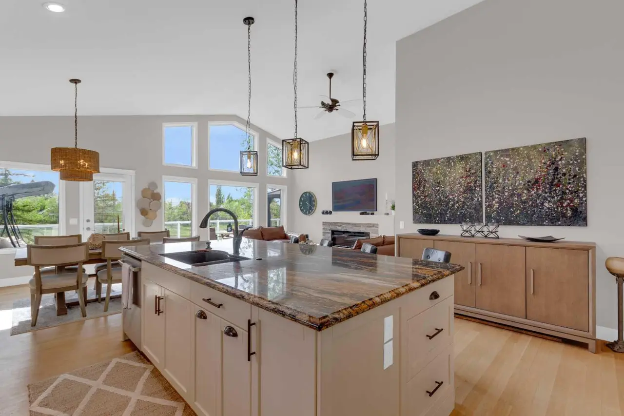 198 Douglas Woods Hill SE
