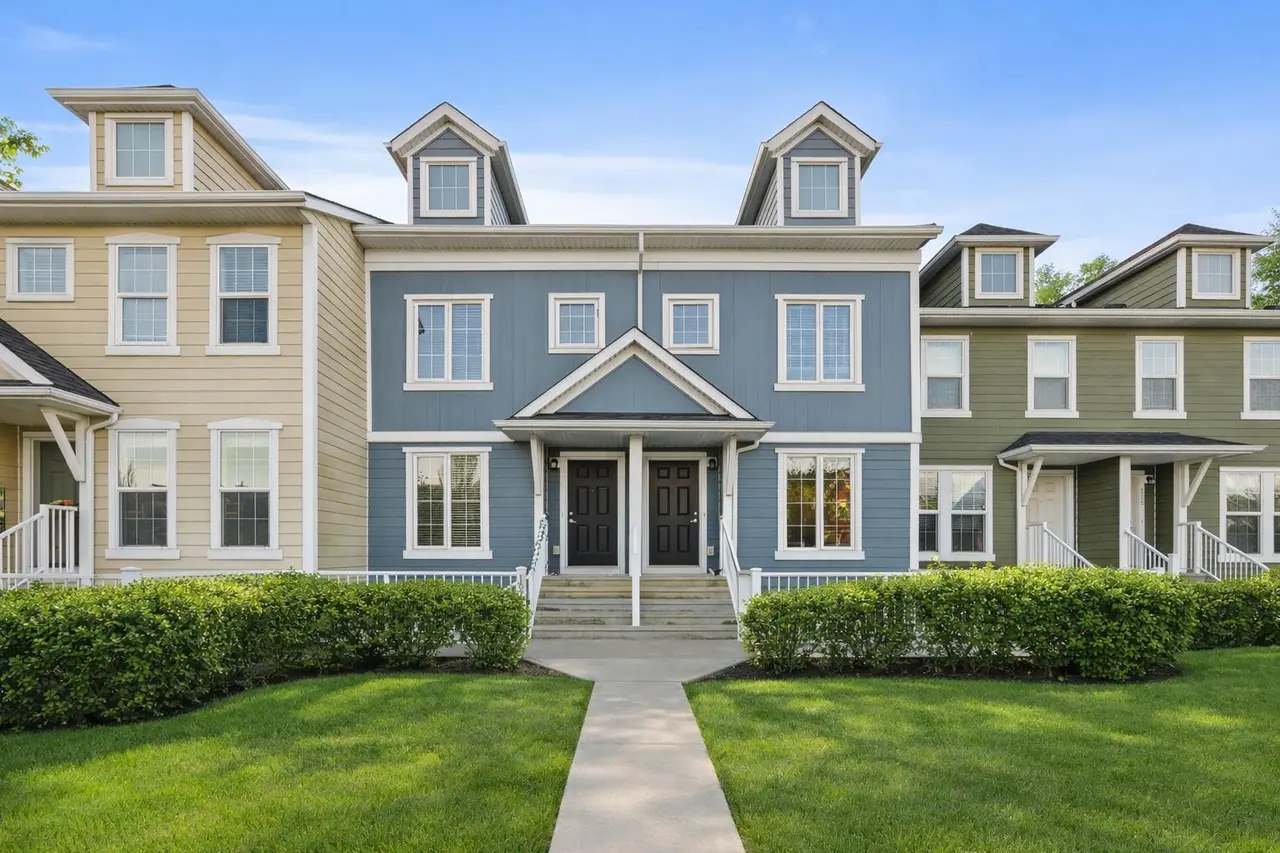 111 Auburn Bay Street SE