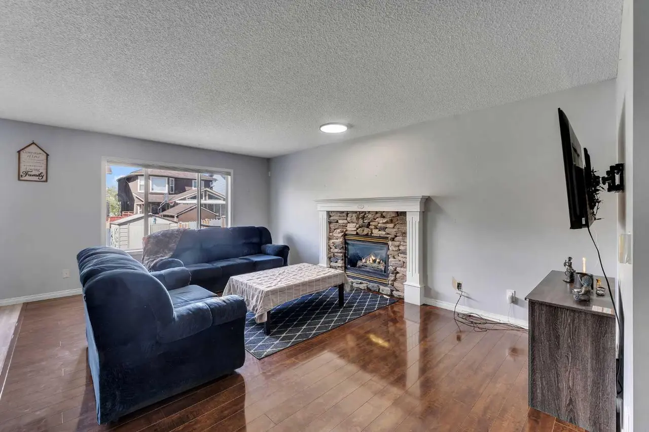 153 Saddlemead Road NE