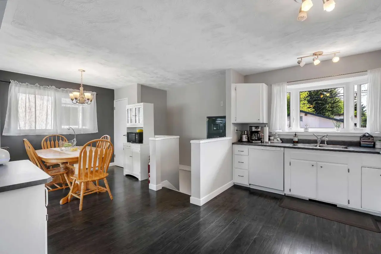 249 Acadia Drive SE