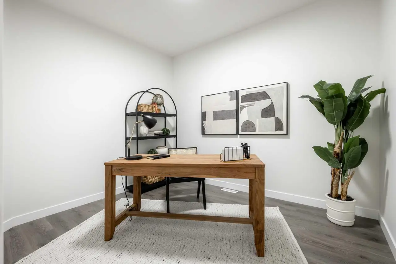 145 Sora Gardens SE