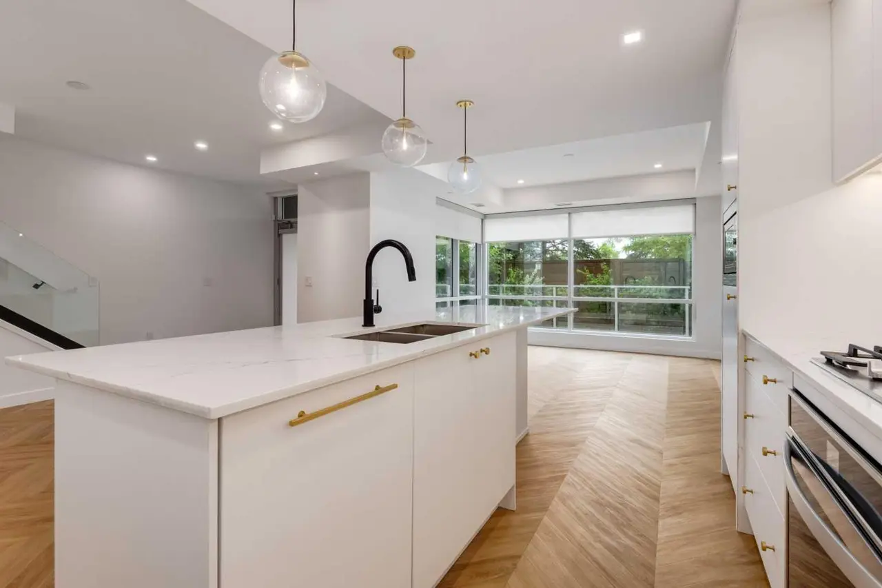 110, 8505 Broadcast Avenue SW