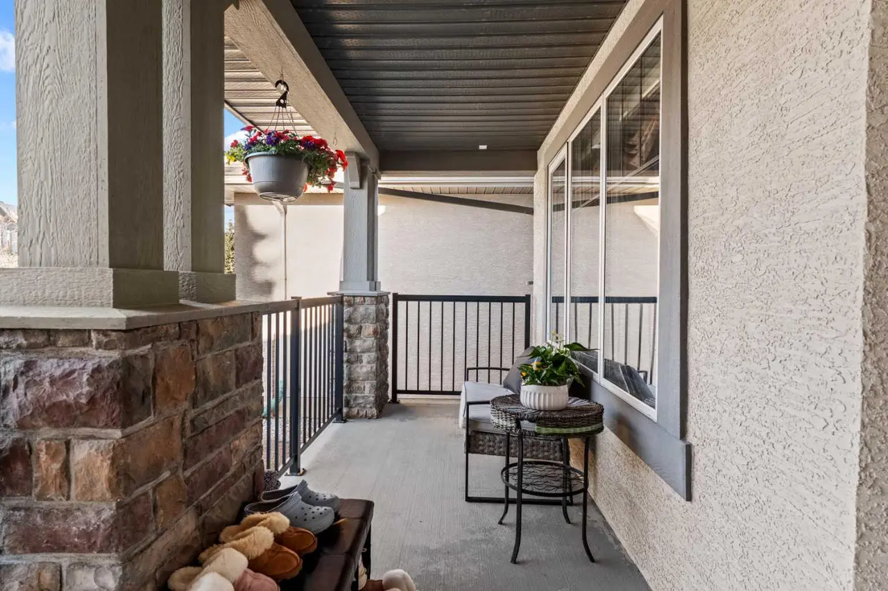 325 Discovery Ridge Way SW