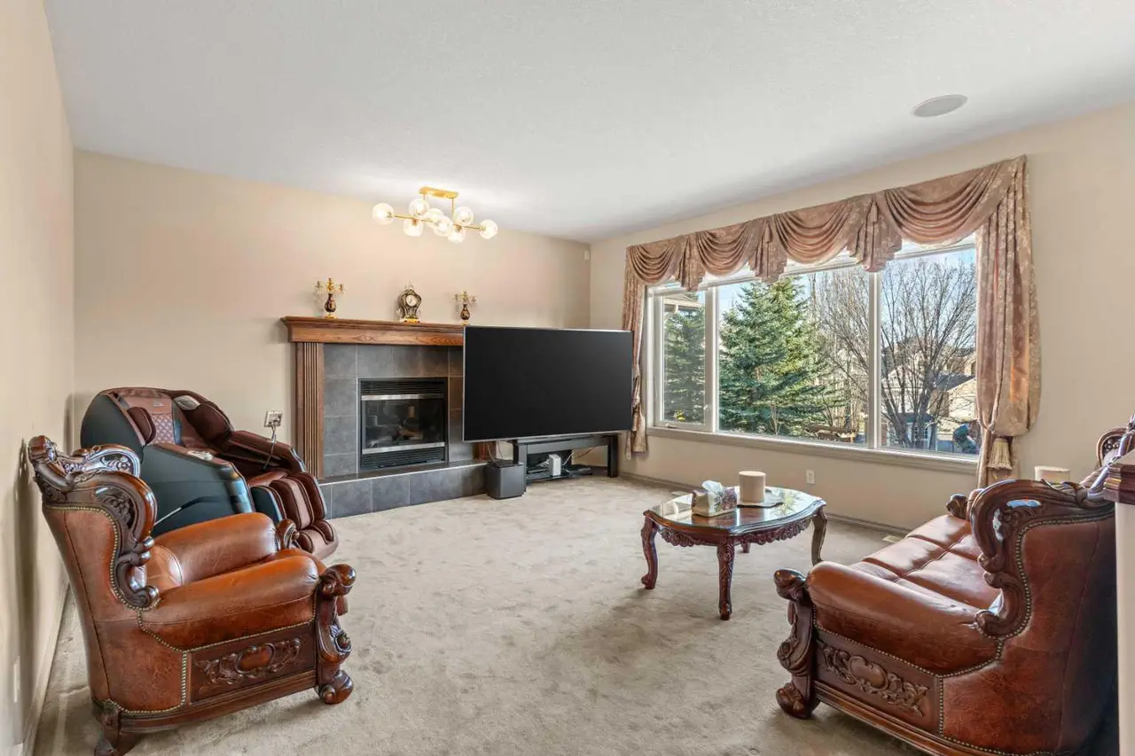 325 Discovery Ridge Way SW