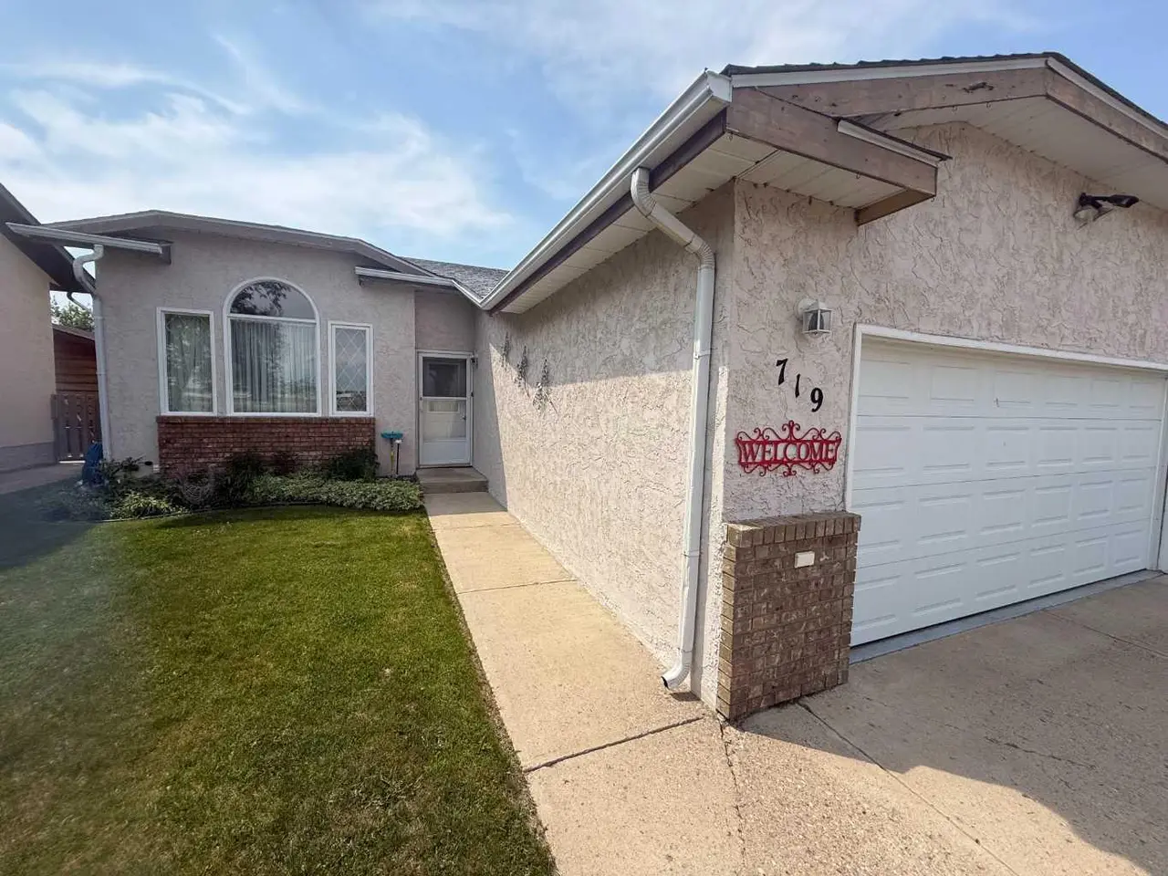 719 Parkland Drive 