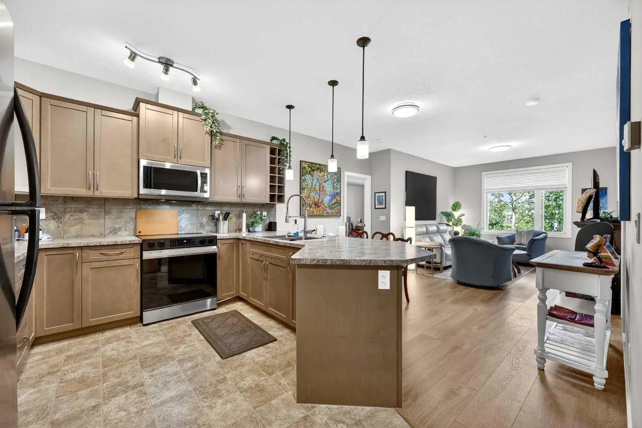 216, 35 Aspenmont Heights SW