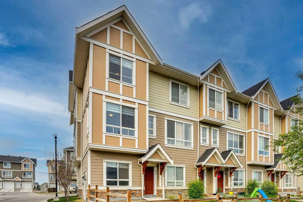 986 Sherwood Boulevard NW